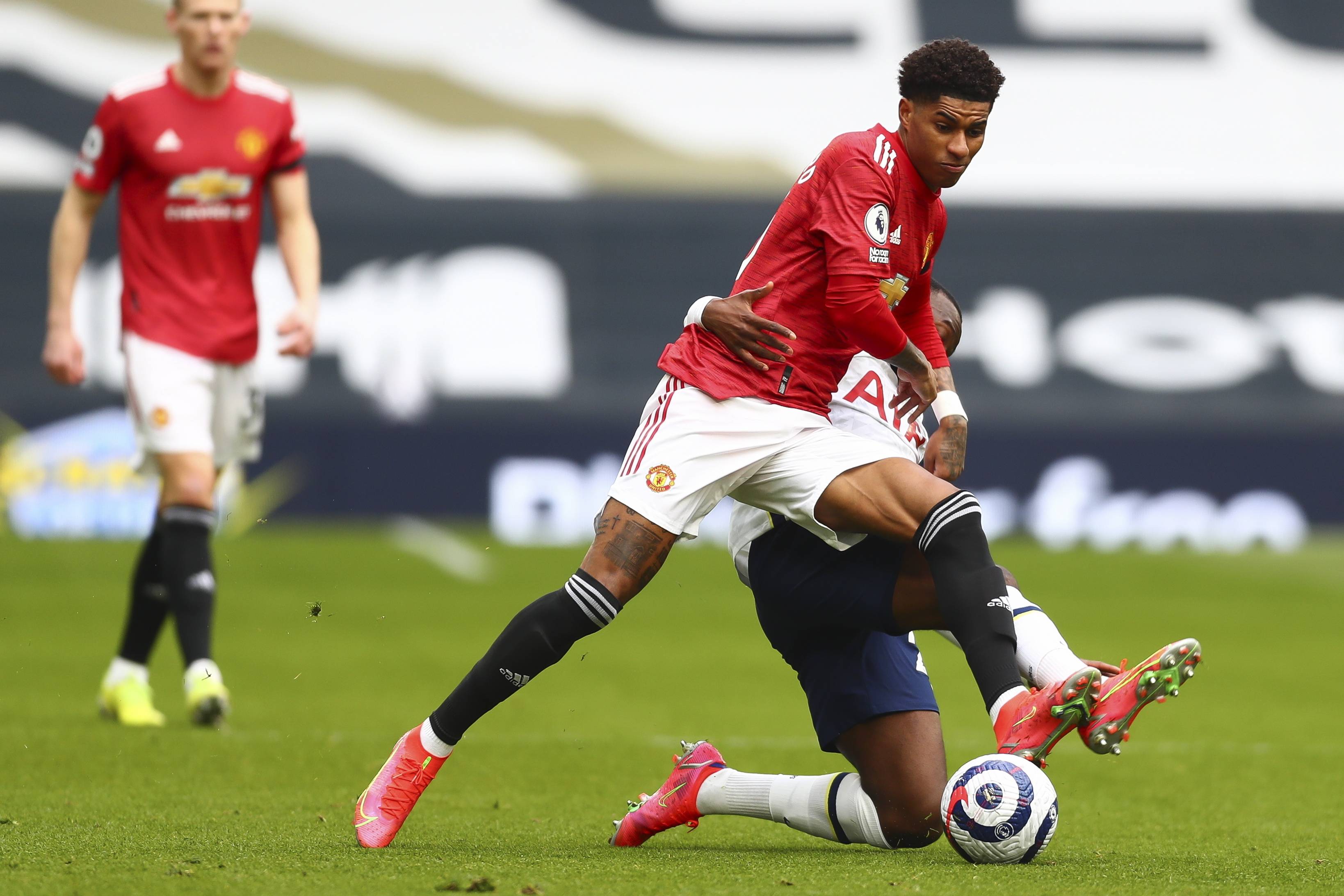 都承担起自 都承担起自